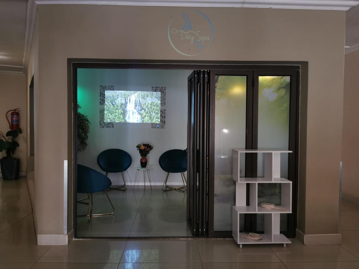 Palm Valley Inn And Day Spa Хартбиспурт Экстерьер фото