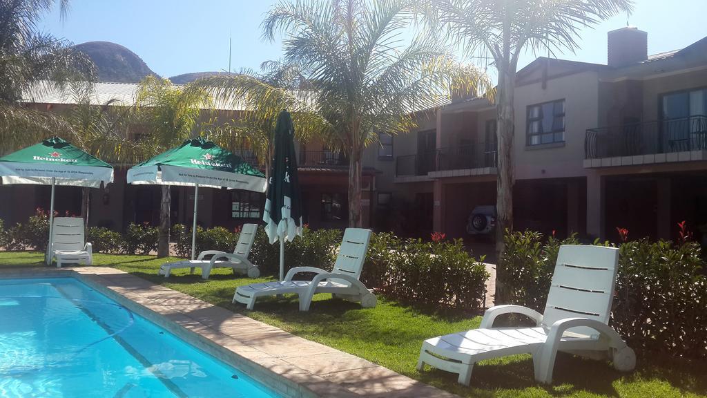 Palm Valley Inn And Day Spa Хартбиспурт Экстерьер фото
